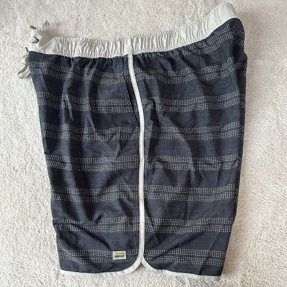 Vuori Banks Shorts V330 XL Performance Stretch Unlined Pockets Drawstring EUC - Picture 2 of 8